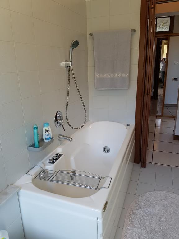 Ferienwohnung Casa Elena Albese Con Cassano Exterior foto